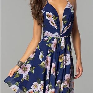 NWT DEEP V FLORAL FAVIANA DRESS